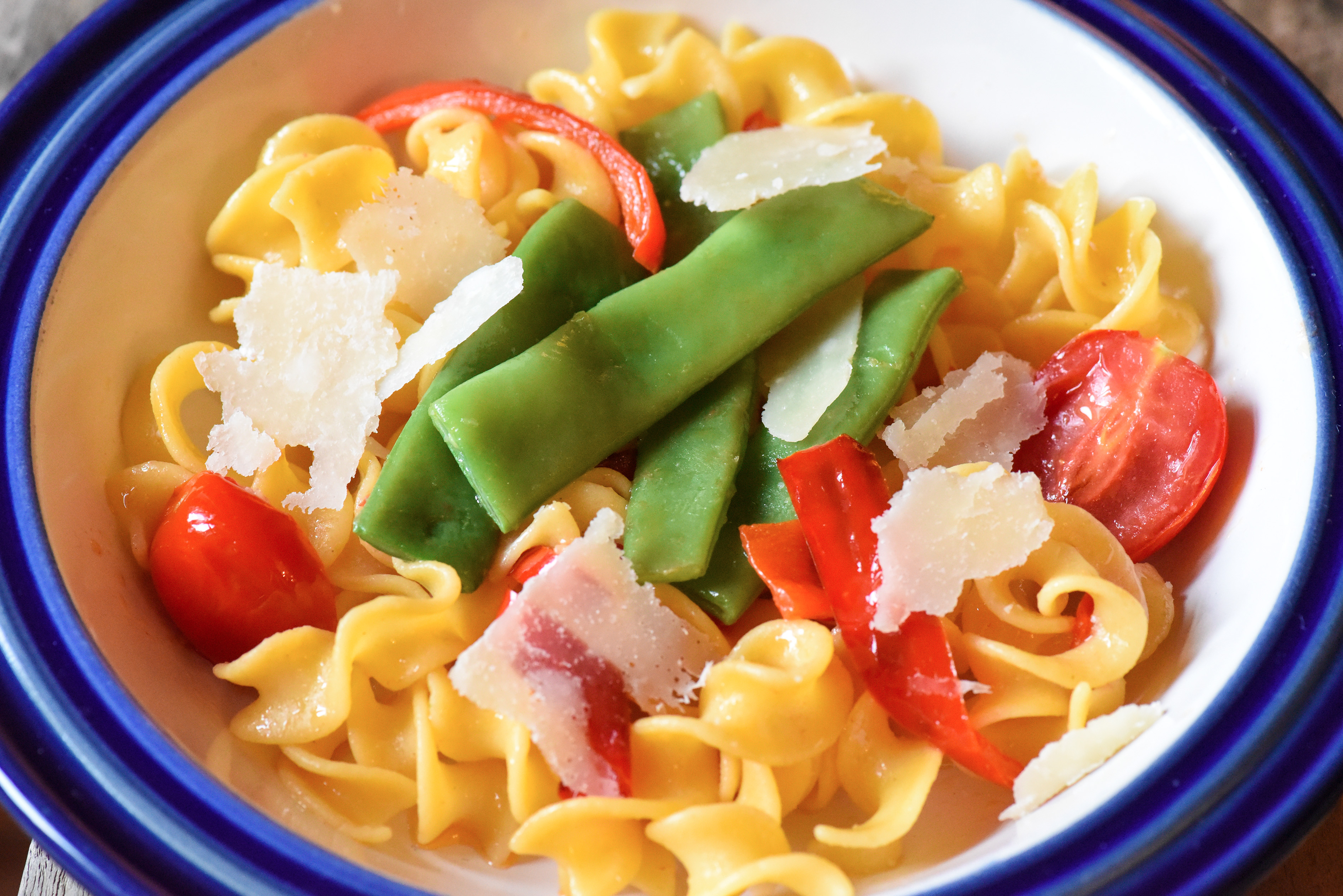 Trucioli pasta with runner beans, dried tomatoes and feta cheese - Azienda  Agricola de Tacchi